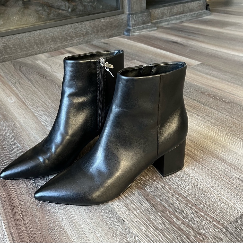 Marc Fisher Glorena block heel bootie